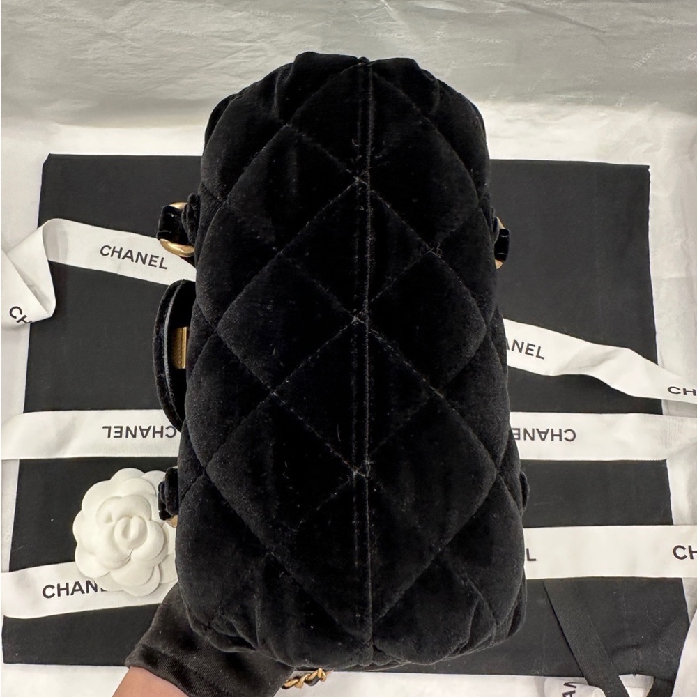 Chanel Black Velvet Quilted Crossbody Bag - Picture 3 of 6